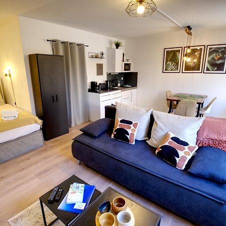 Cozy Jungle Fever - Modernes Apartment Mit Eigenem Parkplatz Magdeburg Eksteriør bilde