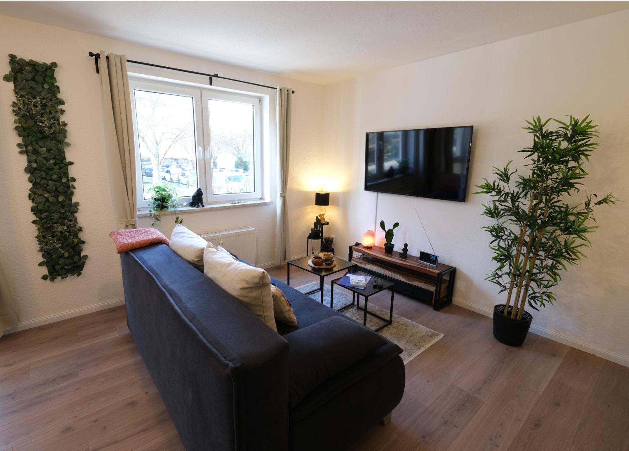 Cozy Jungle Fever - Modernes Apartment Mit Eigenem Parkplatz Magdeburg Eksteriør bilde