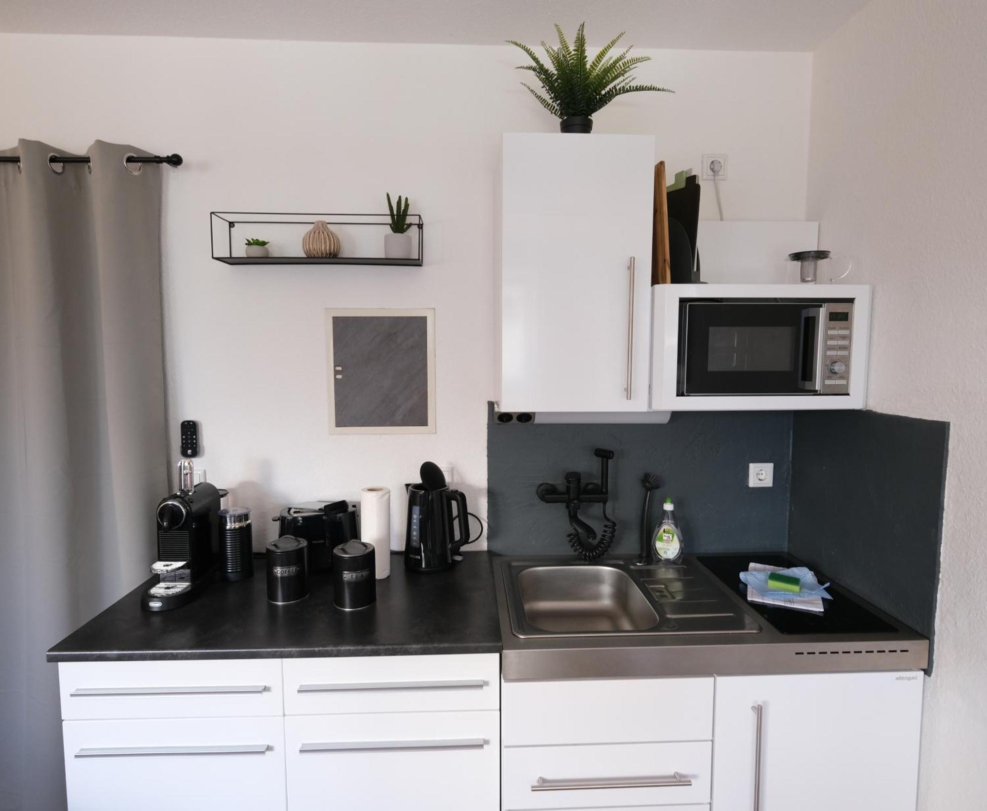 Cozy Jungle Fever - Modernes Apartment Mit Eigenem Parkplatz Magdeburg Eksteriør bilde